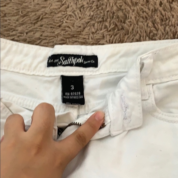 White shorts - Picture 2 of 3